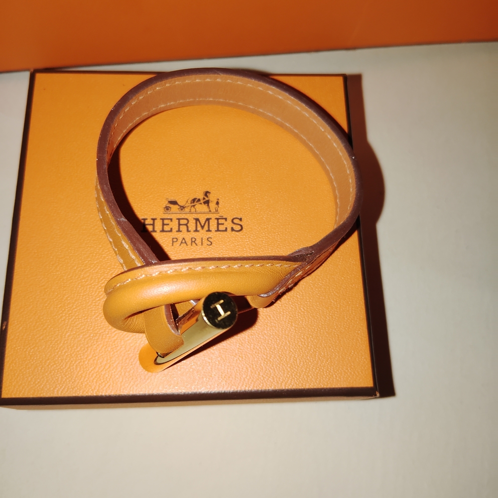 Hermes Osiris Orange Leather Wrap Bracelet Gold Hardware EXCELLENT - Picture 3 of 5